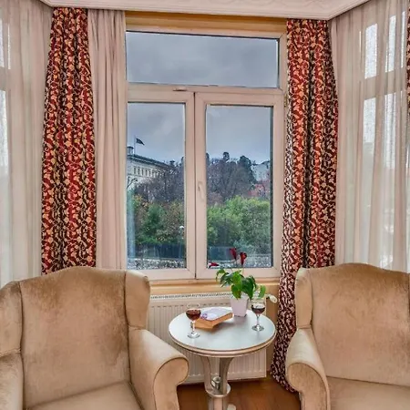 Santa Hill Отель