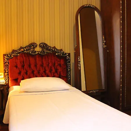 Santa Hill Hotel 3*