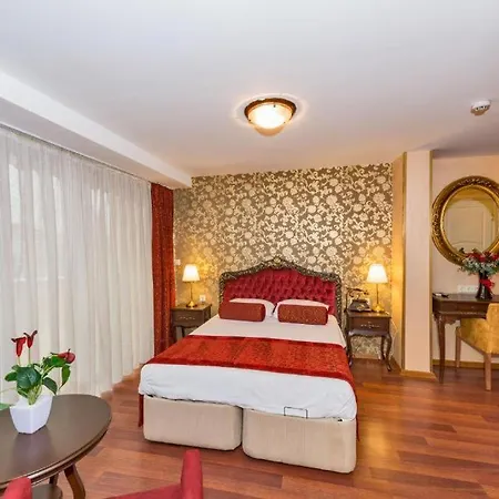 Santa Hill Hotel