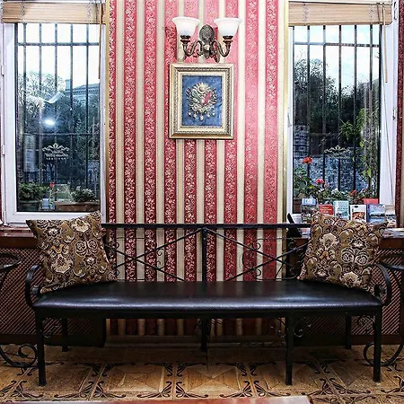Santa Hill Hotel