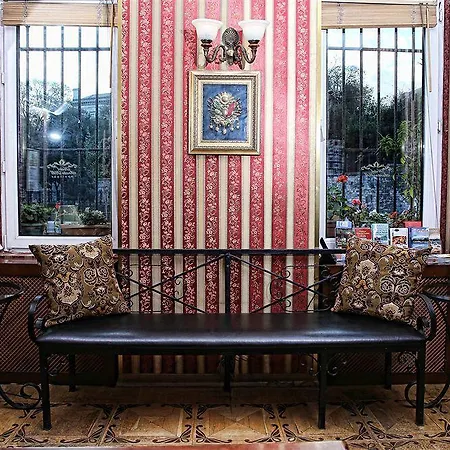Santa Hill Hotel